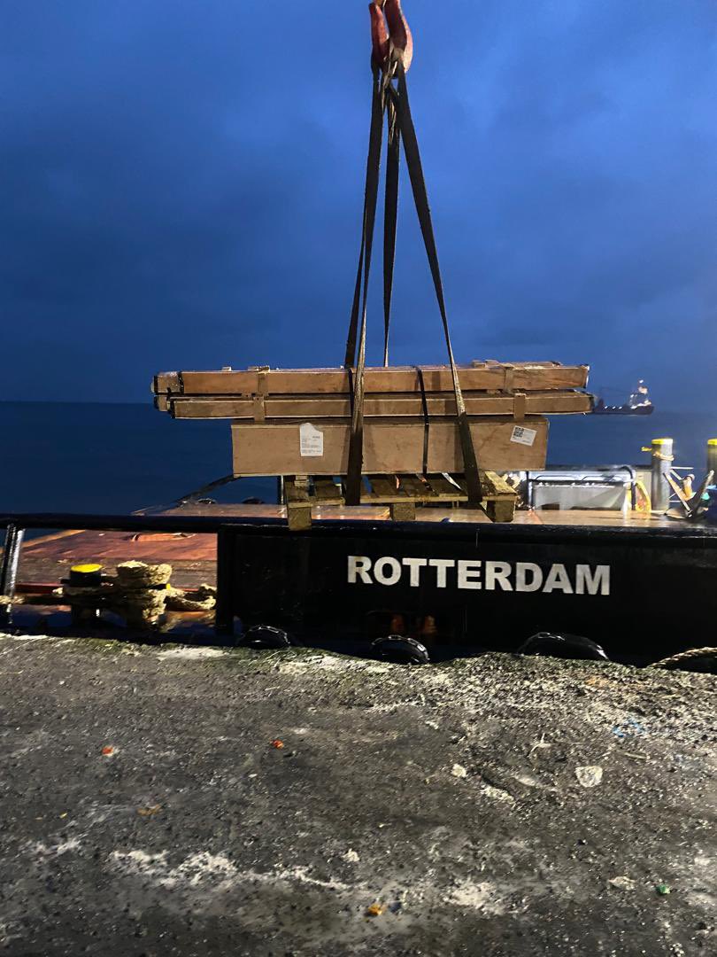 logistic_ships's tweet image. As we thrive for customer satisfaction , we take responsibility for each item being forwarded or cleared by air , land or sea .
Yesterday was no different .. our Operations Manager , directed his team late into the night under torrential downpour achieving the desired results !