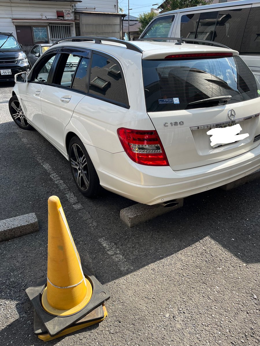 遂に愛車の引き取りです…
修理やらなんやらで手のかかる子でしたが、色々な所に連れて行ってもらいました😊
感謝の気持ちでいっぱいです🥴
そして遂に明日は納車日！
次の車も大切に乗りたいと思います♪
 #ベンツ #cクラスワゴン  #お別れ #売却 #新車納車