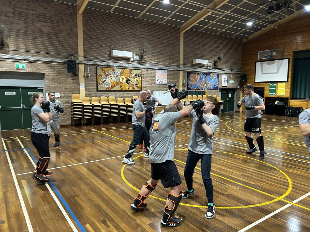 UrbanKombat2204's tweet photo. Ever wondered what a Krav Maga class looks like? Check out this sneak peek! 👀 #SneakPeek
#urbankombat2204
#marrickville
#kravamaga https://t.co/q4AqEWFuFo