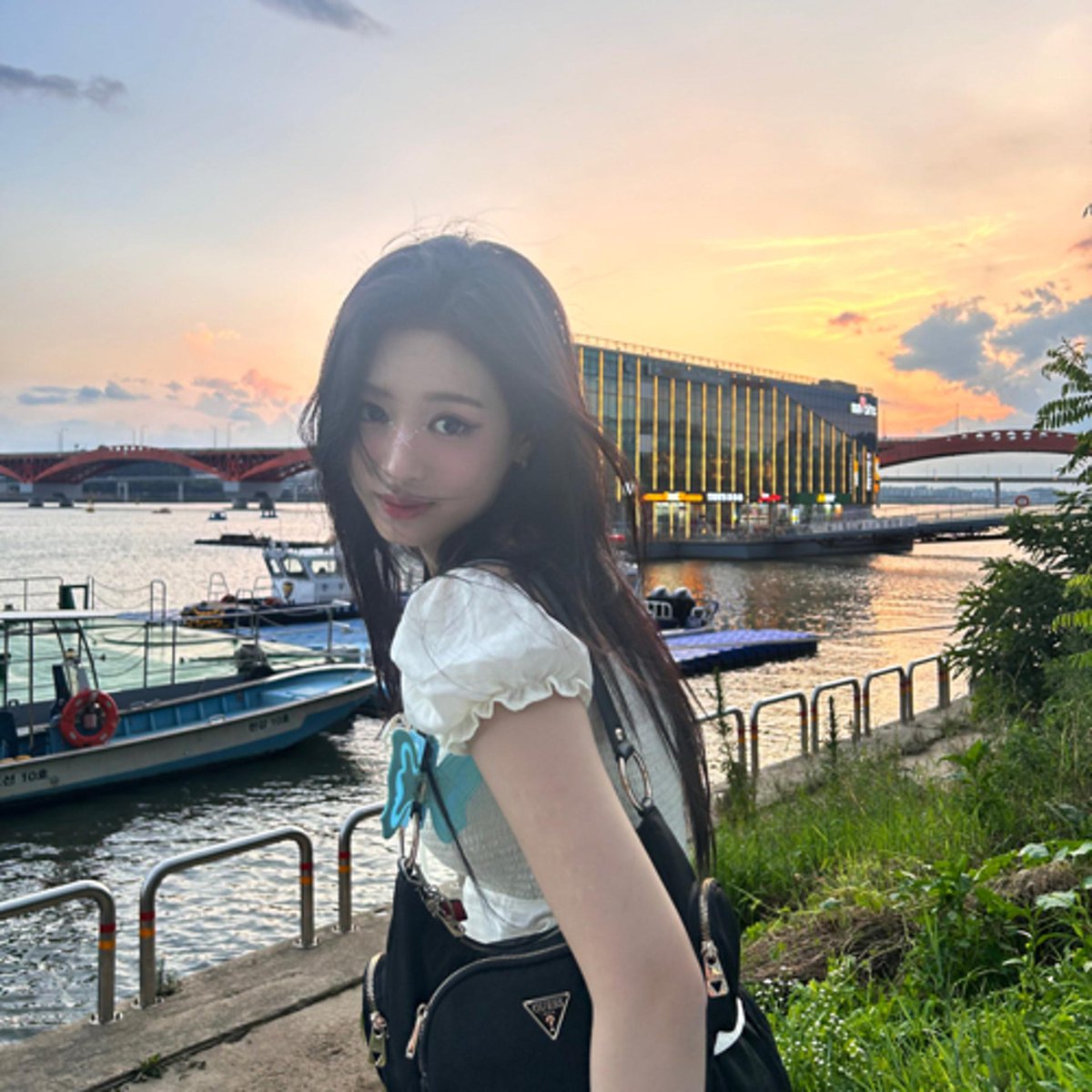 baemoniedle's tweet photo. 아현아 너 때문에 여름이 좋아졌어🌿 https://t.co/0UDmu0MI7d