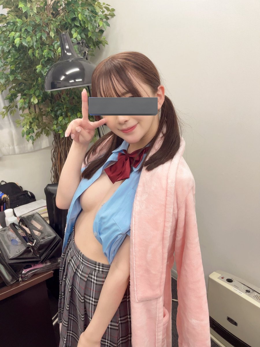 upkun's tweet photo. 노브라. https://t.co/n9ILnhVgns