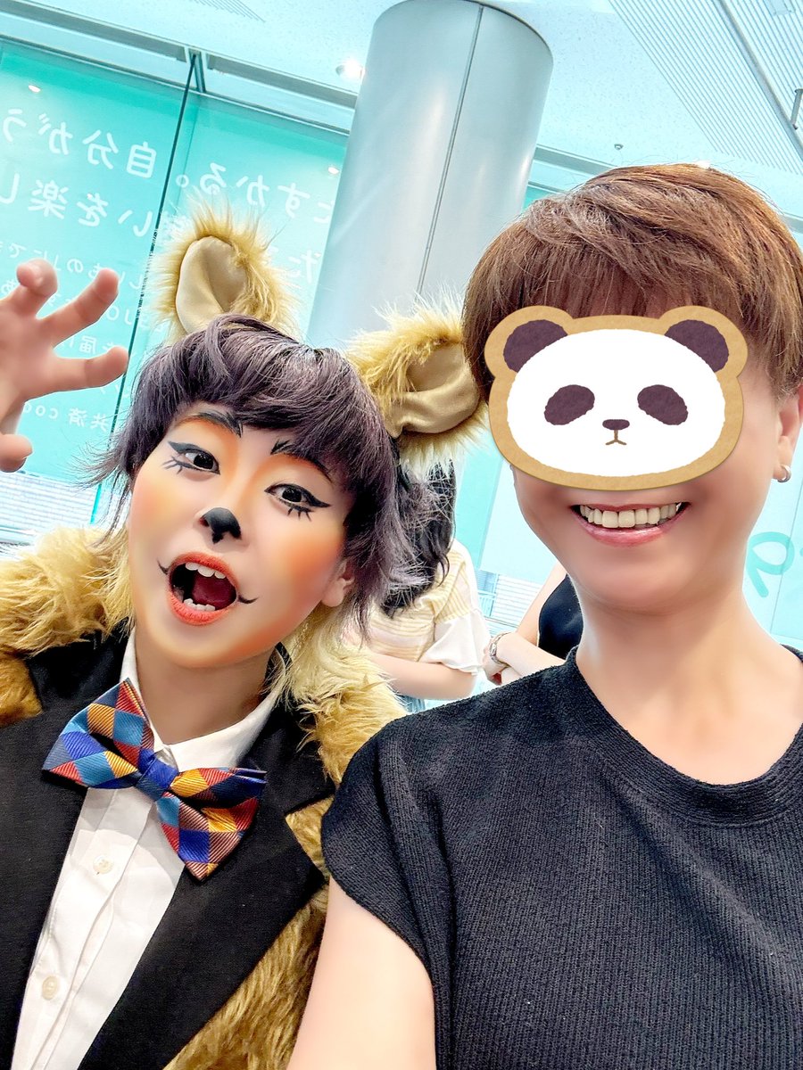 今日は娘が出ている公演を見に新宿へ。
CHAiroiPLINさんの舞台は2度目ですが、ダンスシーンがとても多いのでダンス好きにはたまりません😆
あっという間の90分でした😊
(ロバさんのファンになりました🫏)
#夏夢PLAY