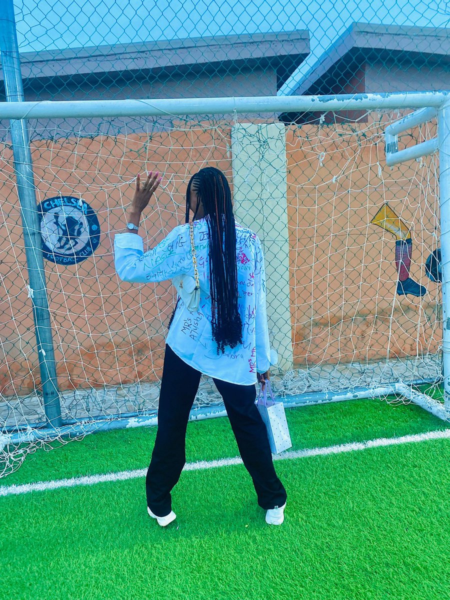 xtrellayere's tweet image. One degree hotter.