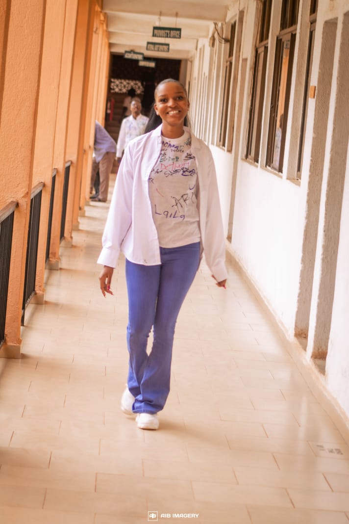 xtrellayere's tweet image. One degree hotter.