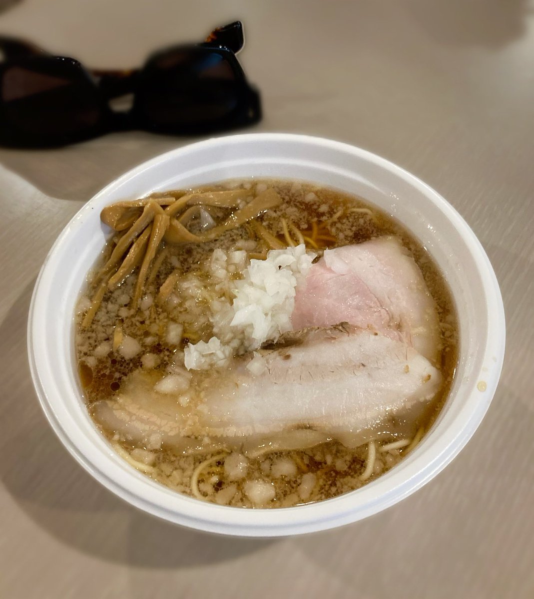 oniodoshi's tweet photo. 八王子百豚麺
@ellcy8_3 
八王子ラーメン百豚
👍 https://t.co/j0ebIUd4y3