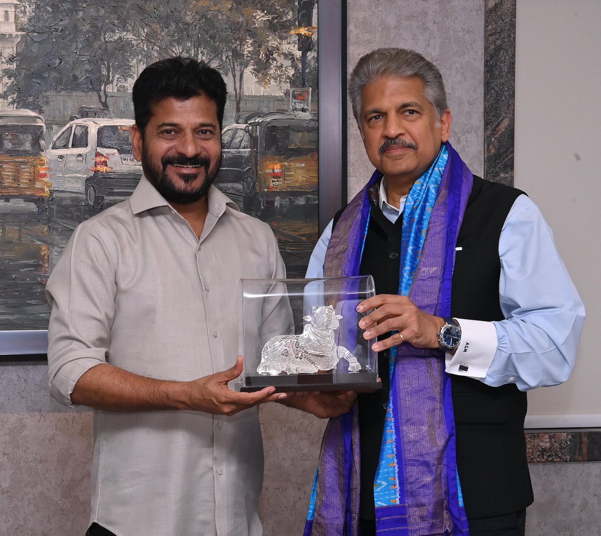 anandmahindra's tweet image. The Chief Minister of Telangana, Revanth Reddy garu, who was meant to be the Chief Guest at the convocation of @MahindraUni yesterday had to miss it due to the extension of the Assembly. 

But he was very gracious and spared the time to meet with me at his residence later in the…