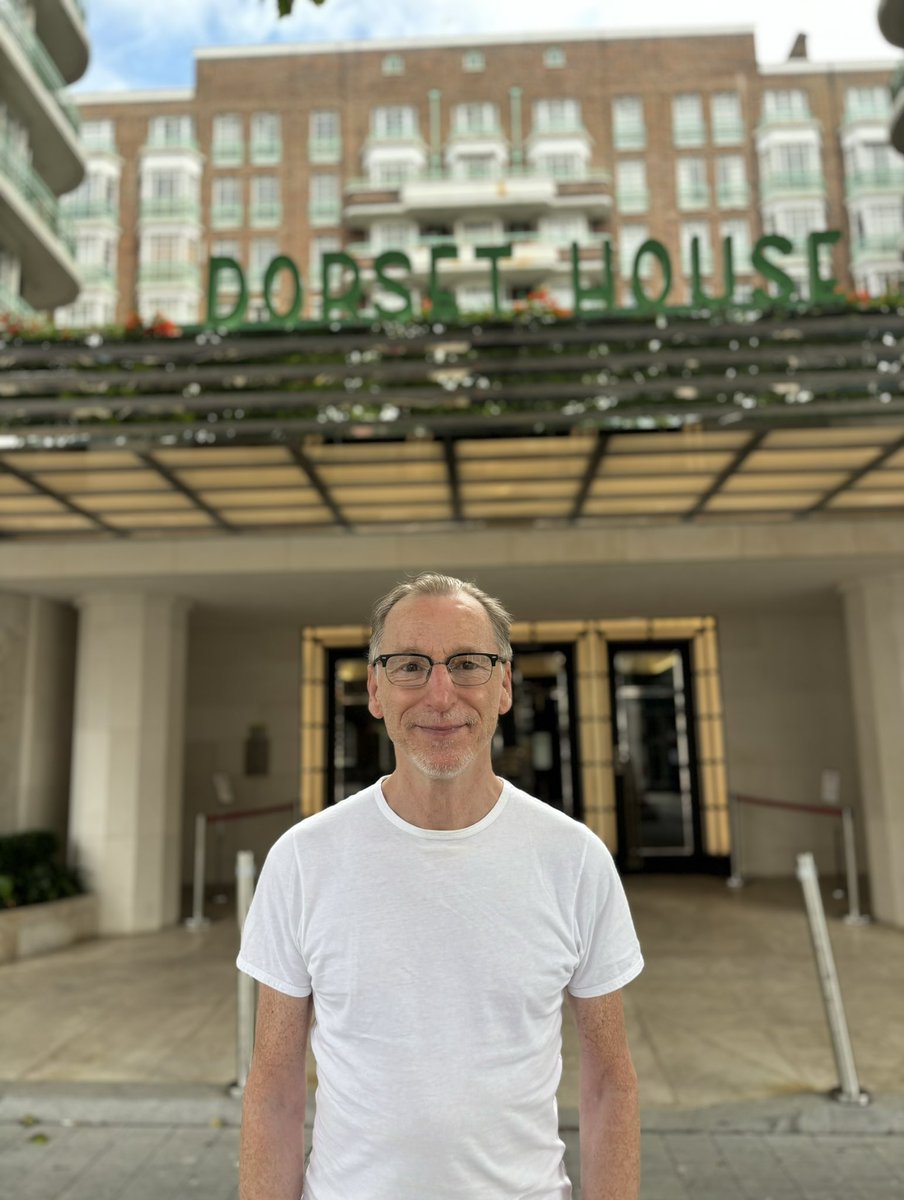 Gary Crowley (@crowleyonair) on Twitter photo London Calling!
Weāre back <a href="/BBCRadioLondon/">BBC Radio London</a> at the new time of 1pm this afternoon with the Saturday Session.
Expect an hour packed so tightly with classics and newies, it can only but explode out of your listening devices š
Tune in &š@ 94.9, Digital & bbc.co.uk/radiolondon London Calling!
Weāre back <a href="/BBCRadioLondon/">BBC Radio London</a> at the new time of 1pm this afternoon with the Saturday Session.
Expect an hour packed so tightly with classics and newies, it can only but explode out of your listening devices š
Tune in &š@ 94.9, Digital & bbc.co.uk/radiolondon