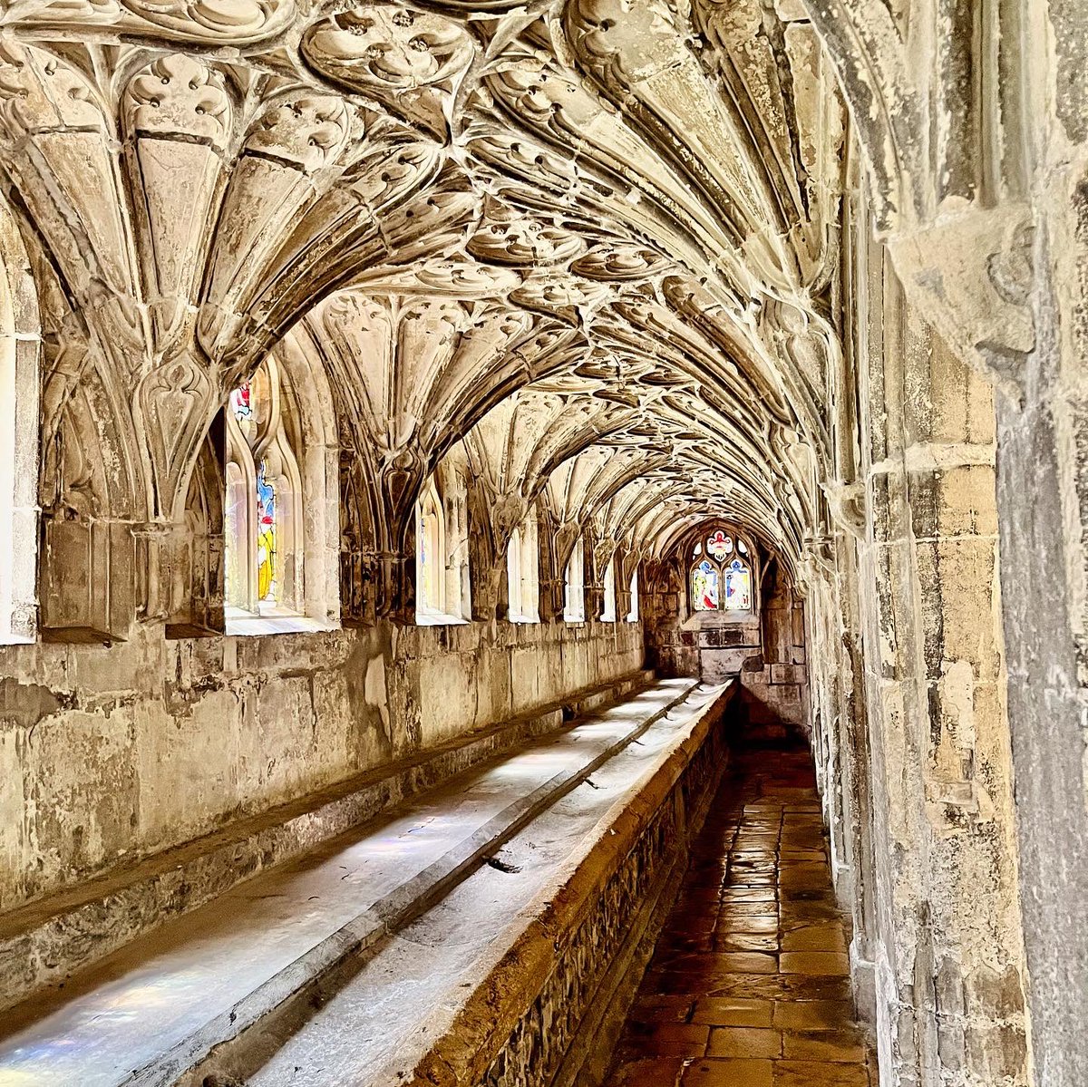 I don’t think there is anywhere more beautiful than <a href="/GlosCathedral/">Gloucester Cathedral</a> cloisters 😍 #GloucesterCathedral #Cloisters #Archaeology