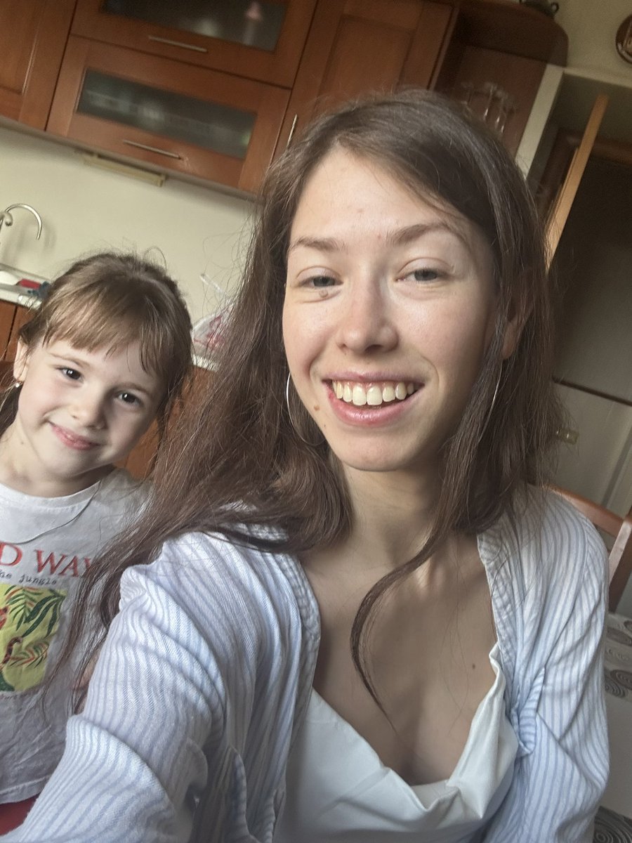 Good morning friends 🥰 In August I want to take a selfie every time I feel happy 🌺 This is how it started ❤️‍🔥