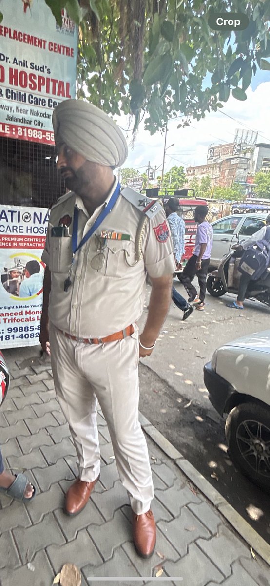 perth171__'s tweet image. Despite having all my bike documents in order and wearing a helmet, I was asked to pay ₹2000 by the Jalandhar police. Corruption is increasing day by day. This needs to stop.
@CPJalandhar
@JalandharRange