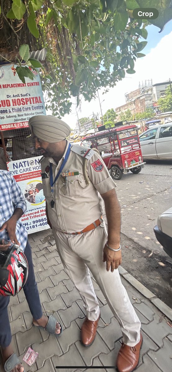 perth171__'s tweet image. Despite having all my bike documents in order and wearing a helmet, I was asked to pay ₹2000 by the Jalandhar police. Corruption is increasing day by day. This needs to stop.
@CPJalandhar
@JalandharRange