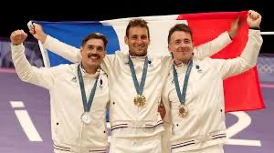 L’important c’est de participer …. Mais une marseillaise et 3 drapeaux tricolores hissés. Quel bonheur 🎉
Demain, je me mets au BMX 🚲 #JOP2024
