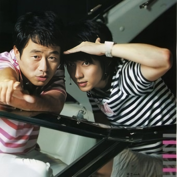GalinaS836022's tweet photo. Happy 18th Anniversary of the film "Fly, Daddy, Fly" (2006)! 🎉
I love this couple - our oppa and Lee Moon Sik ❤️
I also love their collaboration in "Iljimae".
#LeeJoonGi #FlyDaddyFly https://t.co/kAWtABvQvN