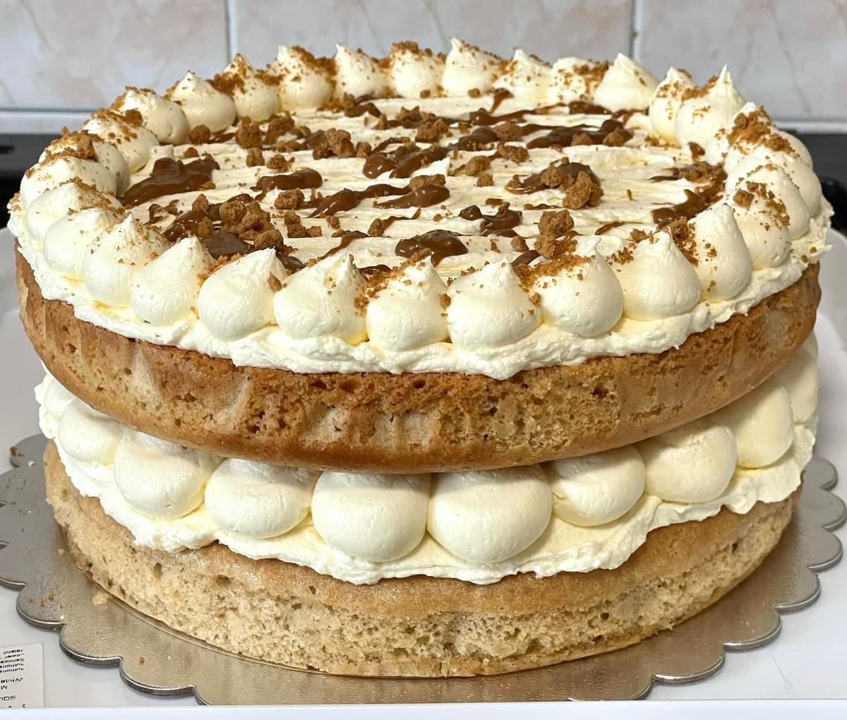 nice_pie1's tweet image. Lots of Nice bakes going on… we don’t just make pies 🥧 our little home kitchen bakery is getting very busy, maybe we’ll be looking at getting premises again sometime 👍
#nicepie #bakery #pies #cakes #nice