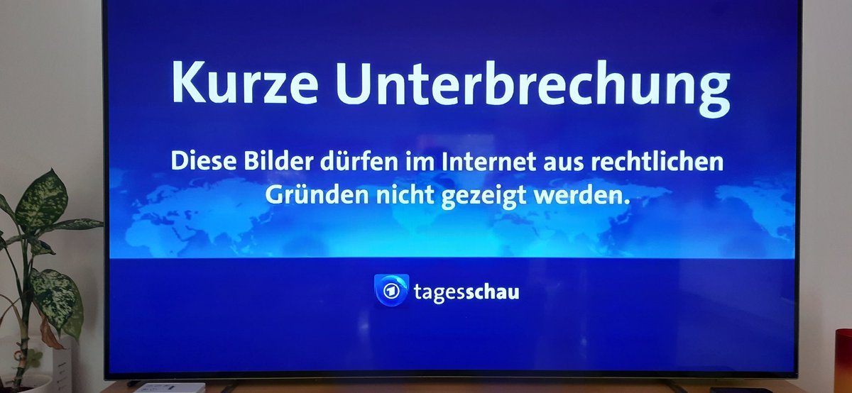 Es reicht langsam liebe #Tagesschau! Davor hat man es noch live sehen können und nun hat es dieserl Tafel. Kann man nach 30 Jahren Internet endlich Mal ordentlich berichten (und Lizenzenieren)? Zumal bei dieser Tafel bereits hörte, dass es längst ein nicht Sport Thema war.