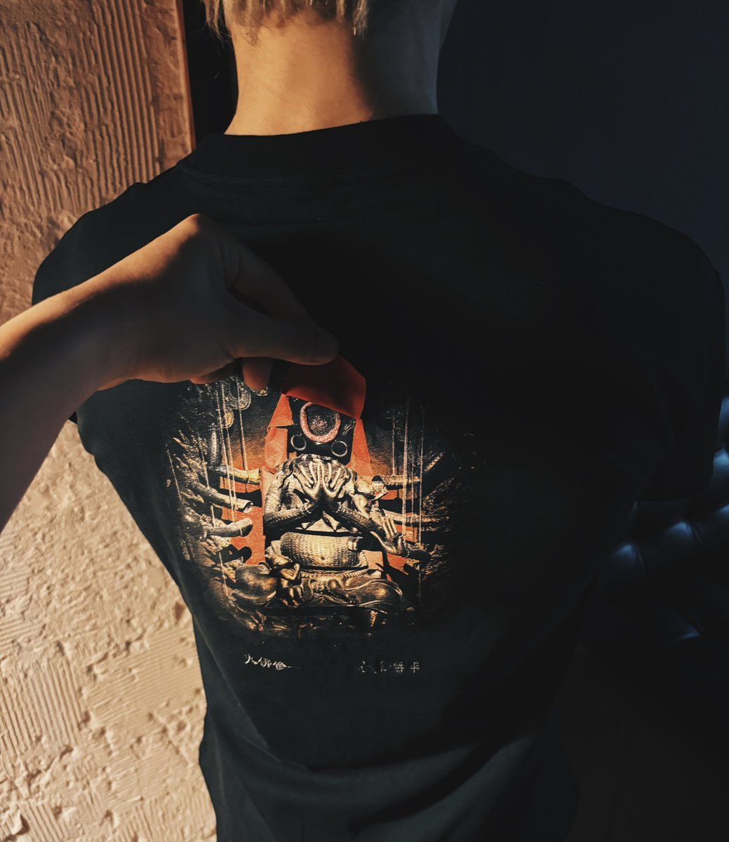 映画『呪詛』のTシャツ、XRAGEとのコラボレーションで、とても高品質