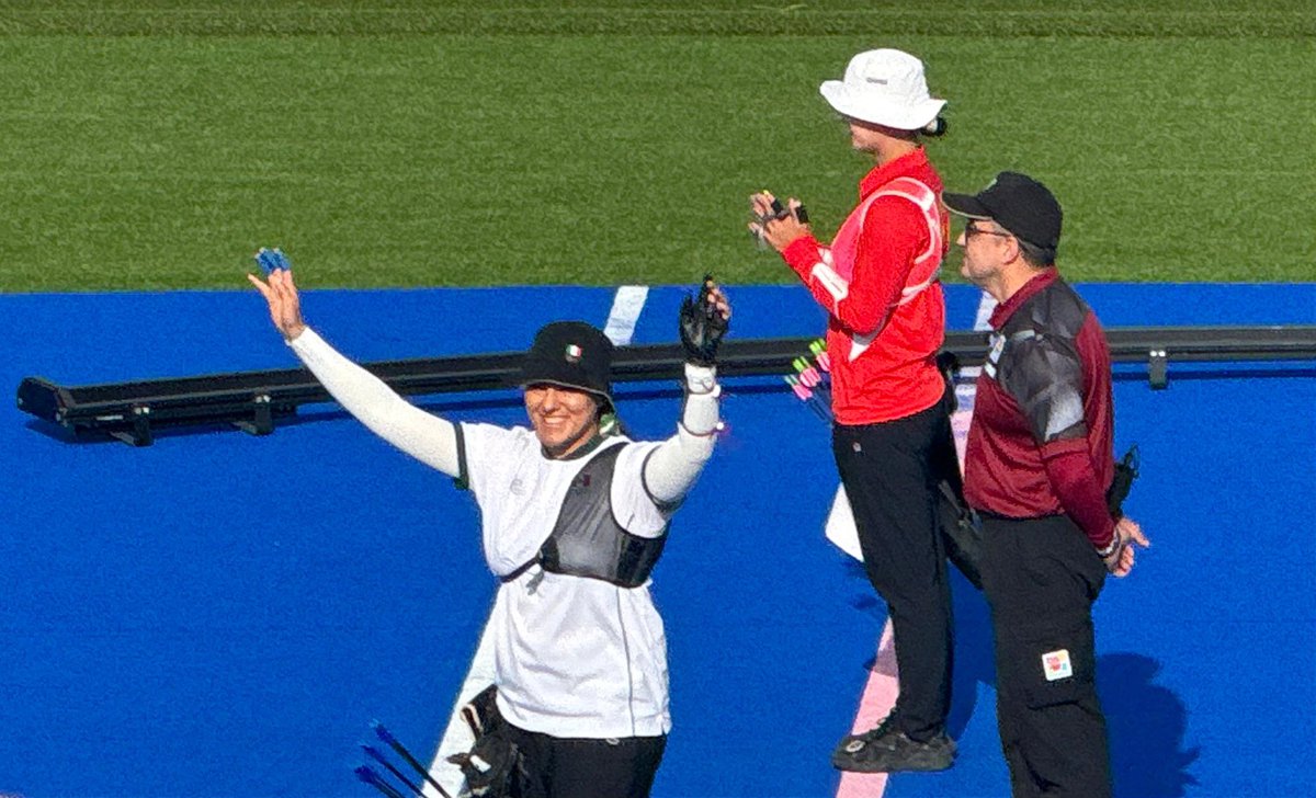 ElMedaller0's tweet photo. ¡A CUARTOS DE FINAL! 🇲🇽🔥

En un duelo bastante apretado, la arquera mexicana, Alejandra Valencia, consigue avanzar a la ronda de cuartos de final en #TiroconArco, al derrotar 6-5 a la china Li Jiaman. 🎯✨

Ale buscará pelear medalla más tarde. 

📷: CONADE

#Paris2024 #Mexico https://t.co/pF7czjB9DE