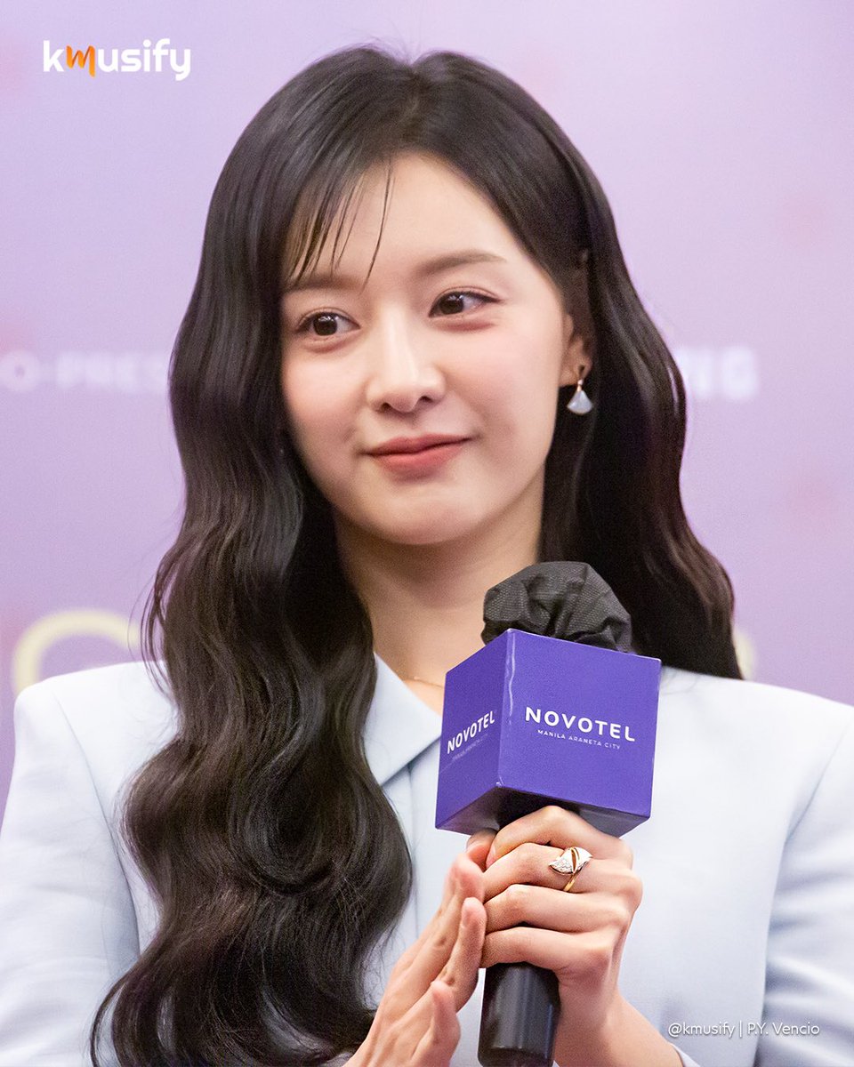 kmusify's tweet image. [HD Photos] 20240803 KIM JI WON 1ST FANMEETING &amp;lt;BE MY ONE&amp;gt; IN MANILA PRESS CONFERENCE

Kim Ji Won is excited to meet her Filo DongDengs later at the New Frontier Theatre! See you, Queen! 

Presented by @pulpliveworld 

#KimJiWon 
#KIMJIWONinMANILA #BE_MY_ONE_IN_MANILA