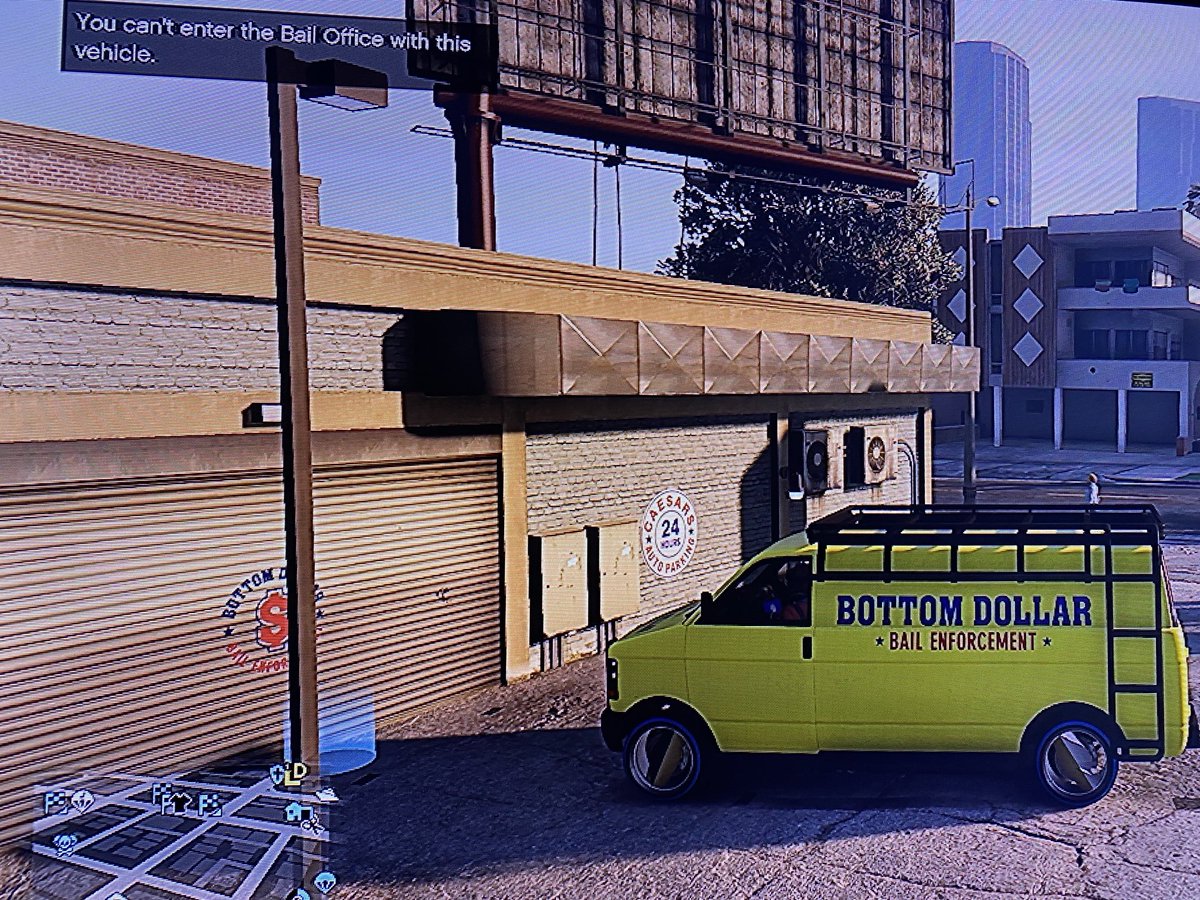 AnawackYt's tweet photo. Make sure you have your bail office garage full then just drive a car from bail office into your moc to force the modded van to the bail office garage.Although you can drive it in the garage you can return the vehicle and just call it out when you need it https://t.co/VGGoerwj3y