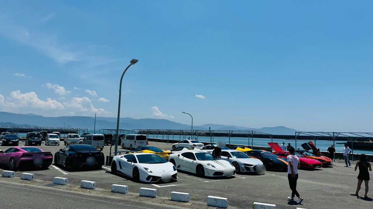 vette1414's tweet photo. 久しぶりの投稿です⭐️🤣⭐️
ネタは沢山あるのですが、中々投稿する気にならず😂

お友達に誘って頂きとある日のとある場所に見学に行きました😊

皆様凄すぎて目の保養になりました⭐️⭐️⭐️

#スーパーカー #ランボルギーニ #フェラーリ #マクラーレン #マセラッティ #GTR #R8 #コルベット https://t.co/X32YvarXBl
