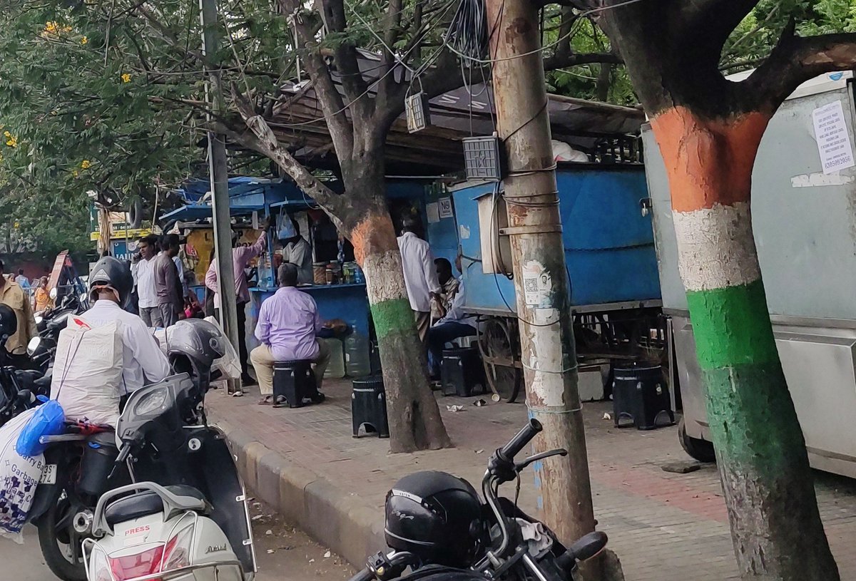 Citizen_TS's tweet image. Mam @CommissionrGHMC under ur guidance, any measures of clearing the #footpaths or else it will remains the same?
What's d need if it's enchroached n #pedestrians forced to walk on road?

Pls 🙏 @ZC_Khairatabad @GHMCOnline 
Even metro stations seen with parking 🛵🛵 @HiHyderabad