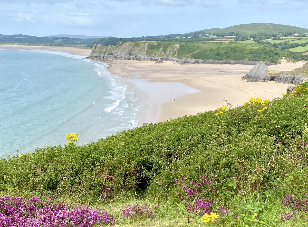 ldgower2's tweet image. Love this walk! #Gower #Pobbles #ThreeCliffs #visitSwanseaBay