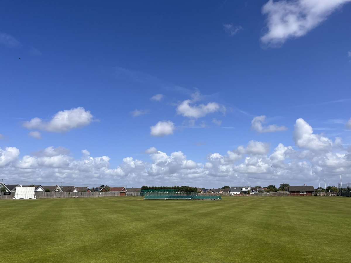 Beautiful sunny day, shame there’s no match on. Plenty of local matches in full swing, enjoy! 🕵️