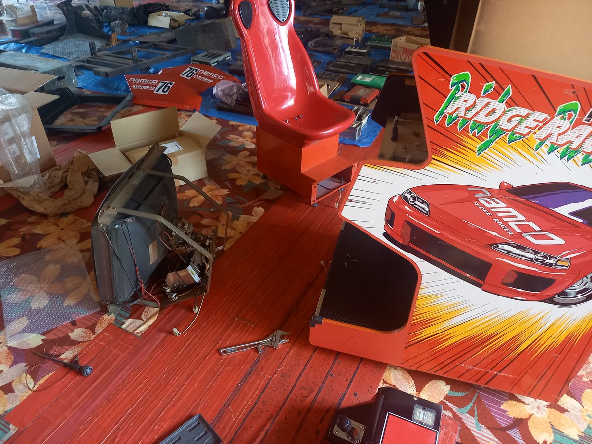 大変ご無沙汰しております。

近況ですが、店主は生活を立て直すため3月から平日働いておりました。

お陰様で基板タイトルも徐々に増えメンテナンス環境も整ってきたので、これから本格的に活動再開していきます。

振り出しに戻った感はありますが、またゲーセンをつくれるのが今は嬉しいです。