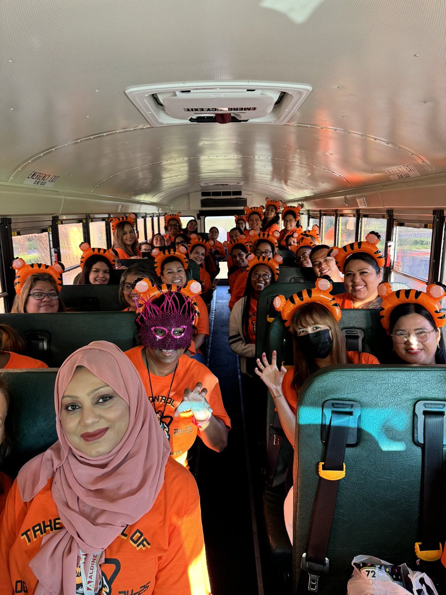 rocharoy's tweet photo. We had a great time representing at @AldineISD Convocation. Itβs always refreshing to reset to celebrate achievements, reflect on progress, and set goals. We are ready to generate an even greater #AldineImpact this 2024-2025 school year @OrangeGroveAISD. #OGTigers π
πΎ https://t.co/6ZE8552sZO