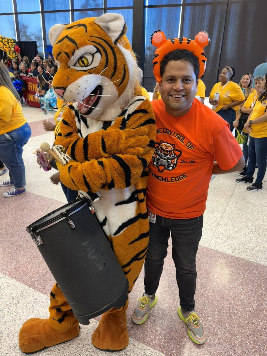 rocharoy's tweet photo. We had a great time representing at @AldineISD Convocation. Itβs always refreshing to reset to celebrate achievements, reflect on progress, and set goals. We are ready to generate an even greater #AldineImpact this 2024-2025 school year @OrangeGroveAISD. #OGTigers π
πΎ https://t.co/6ZE8552sZO