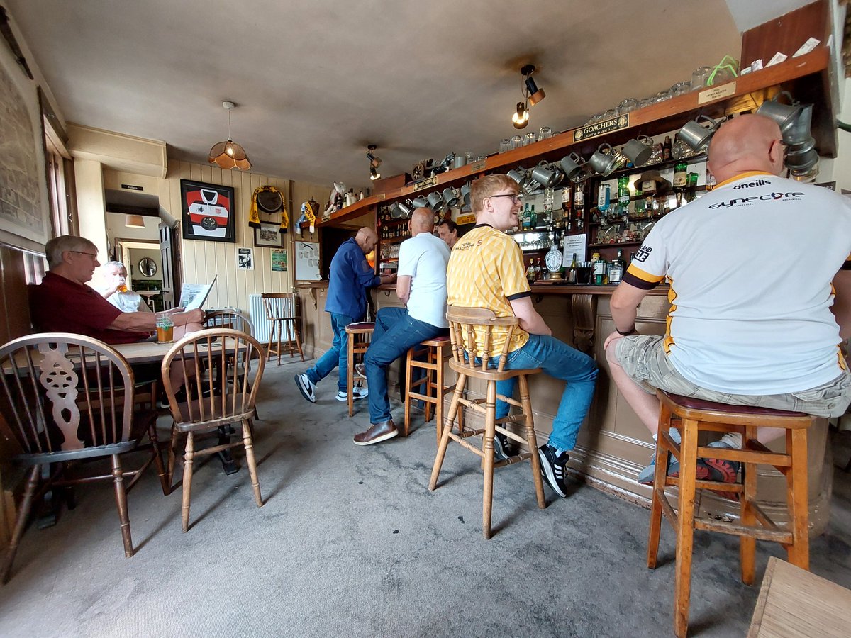 SirQuinno's tweet photo. Rifle Volunteers
Experienced #pubmen know a quality boozer the moment they walk in. Run by Goachers, a lived-in place. No ales priced above ยฃ4.30. My Mild excellent 4 served-up by a cheery barkeep. Codger clientele reading papers. Manual cash register making a racket. Ace. https://t.co/PfC4kPepTU
