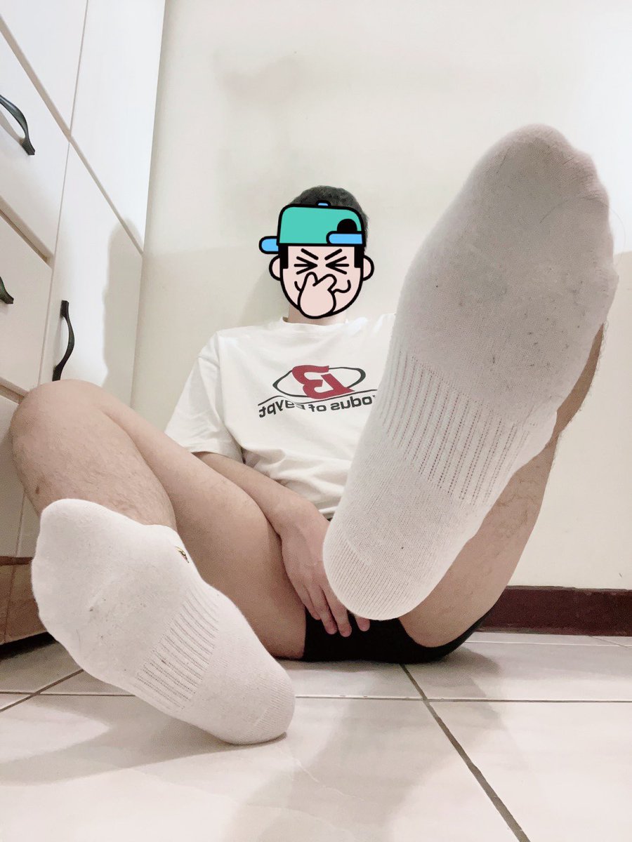 回家聞自己的襪腳後
就變這樣子😰😰😰