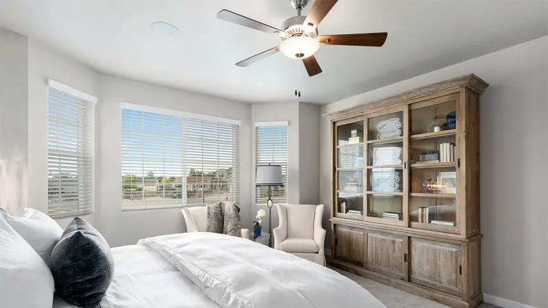 HomesWithTif's tweet photo. Depending on your room size and its ceiling height, the right size fan will vary.
Read on for tips in choosing the right ceiling fan for your bedroom! 😉
#Bedroom #BedroomDesigns #BedroomDesignIdeas
https://t.co/BxpRAW3Rl3 https://t.co/OngMqGdEf5