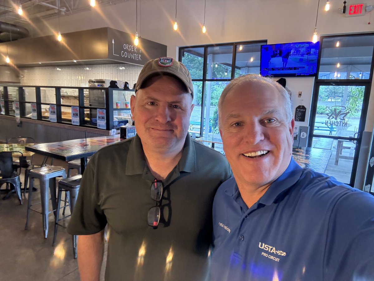 Fantastic breakfast and visit with <a href="/DrFuchs16/">Dr_Fuchs</a> at <a href="/DV8Kitchen/">DV8 Kitchen</a> before heading into Day 7 of Lexington Challenger! #fuelmindandbody