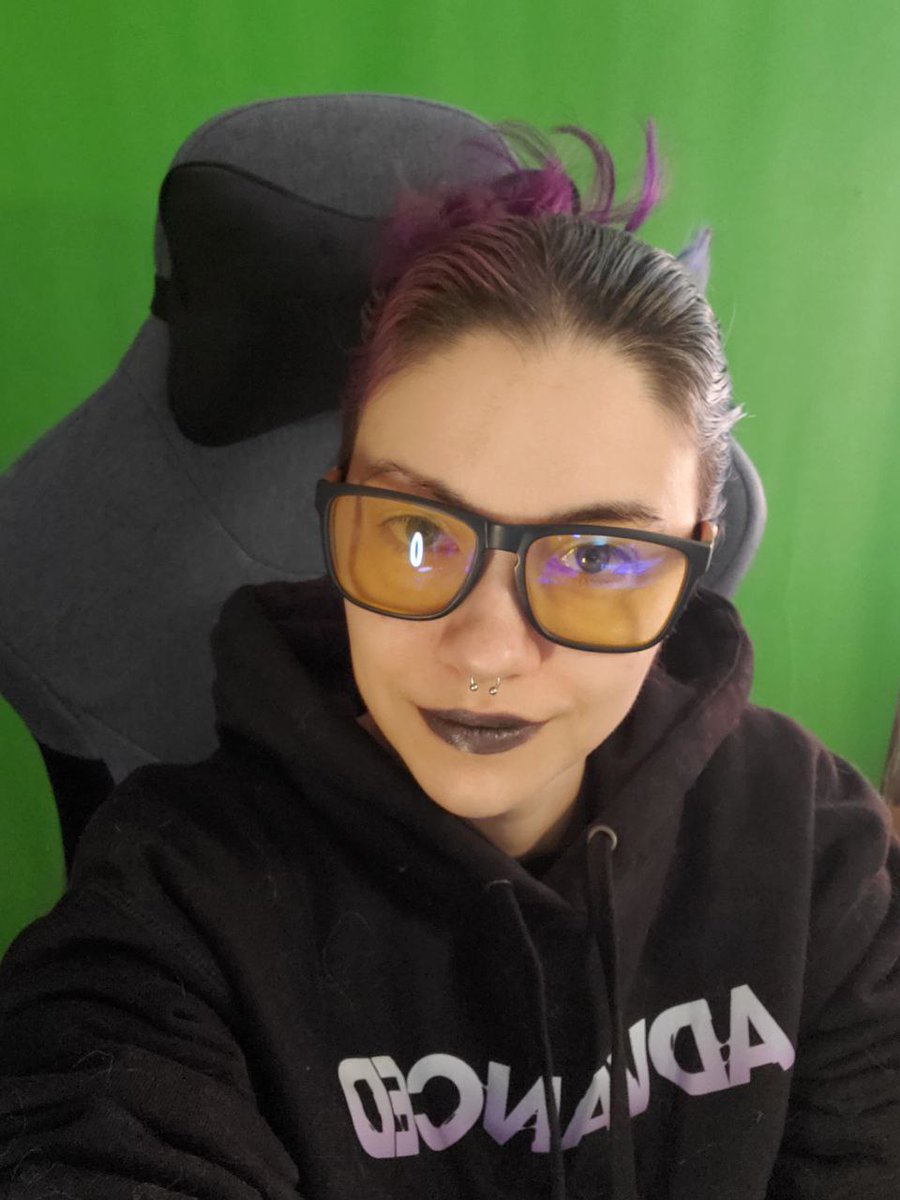 AesmaTV's tweet photo. live with #bloodfield

doing our  horror variety day

https://t.co/CanT1WwDTO

https://t.co/f2TFkxIrIK

so come get scared  #indiegames  #indiedev  #HorrorGames https://t.co/A9B9boXqkB