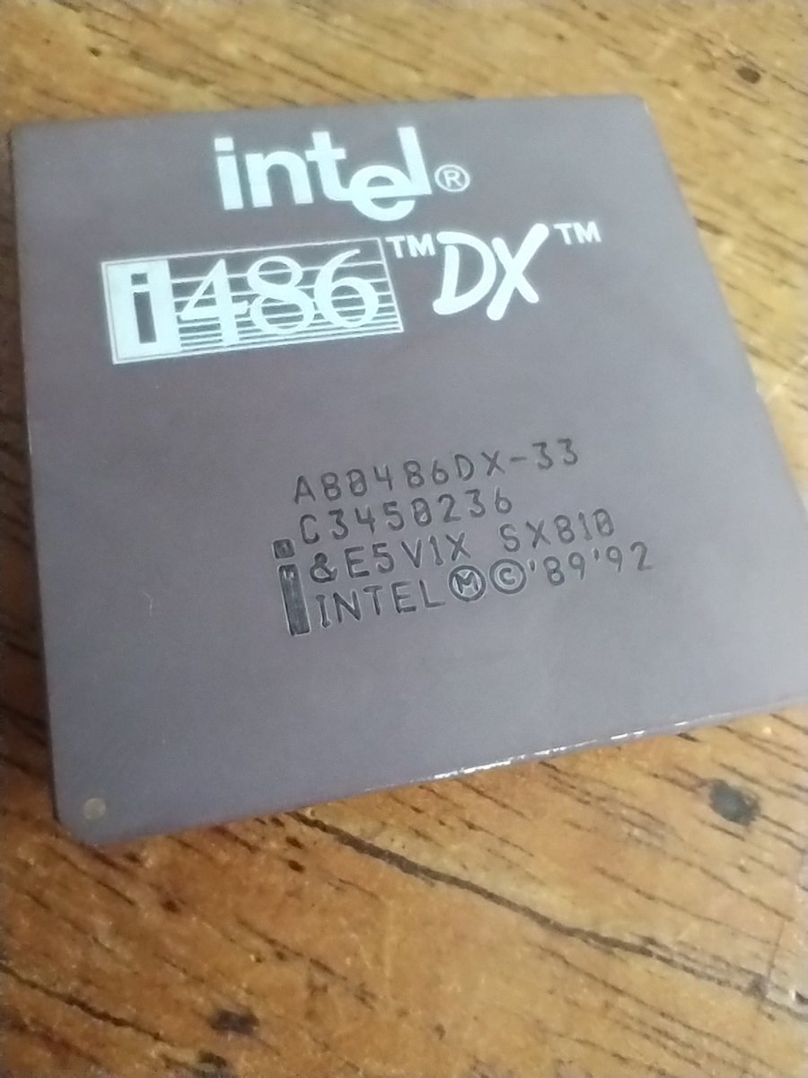 Xenarius17's tweet photo. Reliquias del tecnosacerdote
#Intel
#486
#reliq https://t.co/STaja1od8y