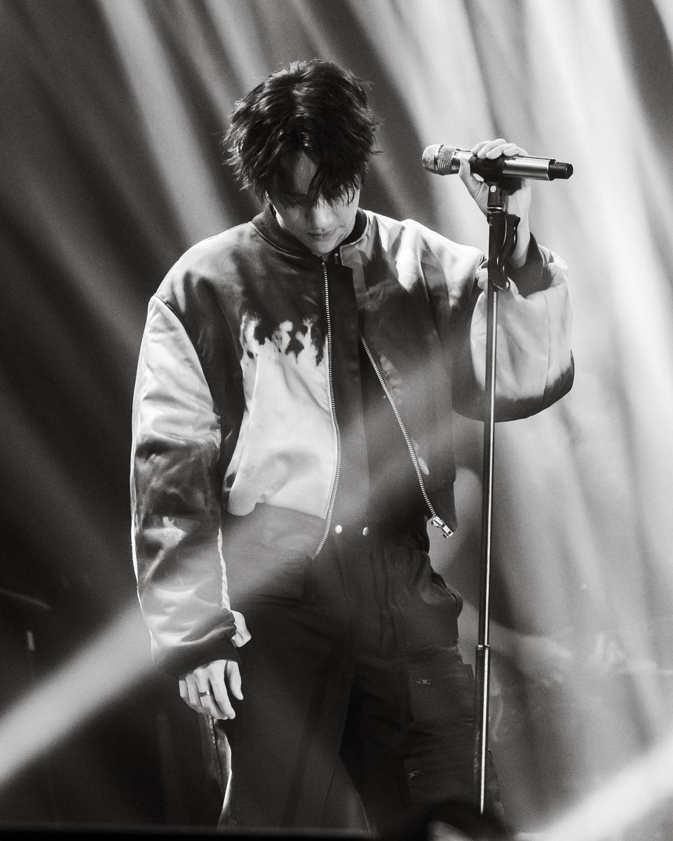 GMMTV's tweet photo. “Nanon Born to BEO Concert in Ho Chi Minh”🪐💙💜 
#NanonConcertInHoChiMinh 

Cảm ơn mọi người đã đến để khiến tối nay tuyệt vời tới vậy. Nanon rất vui và hạnh phúc. Hy vọng concert này sẽ trở thành kỷ niệm đẹp đối với tất cả chúng ta. Hẹn gặp lại lần sau nha 🫶🏼

ขอบคุณทุกคนที่มาทำให้คืนนี้ นนน มีความสุขและสนุกมากๆ 
หวังว่าคอนเสิร์ตครั้งนี้จะเป็นความทรงจำที่ดีของทุกคนเลยนะครับ แล้วมาเจอกันใหม่น้าาาา🫶🏼

#GMMTV