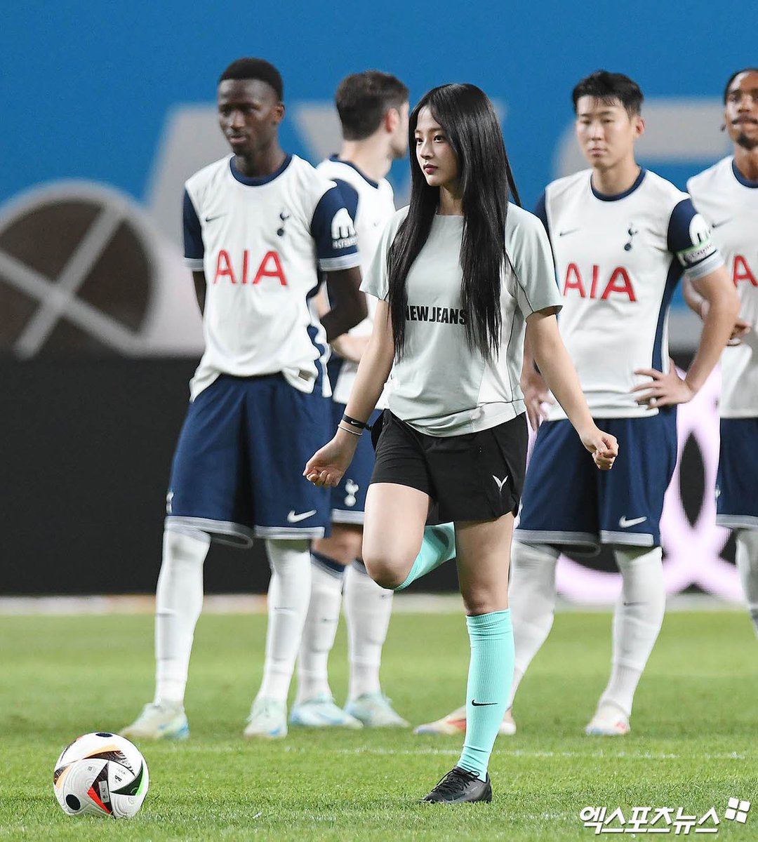 NewJeans Loops tweet media