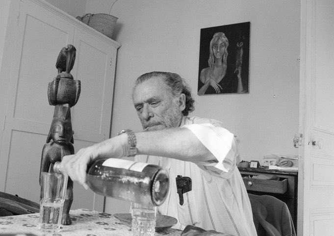 Adiós a los amores que nunca funcionaron.
Me tomaré por ellos una botella de vino extra 
esta noche.