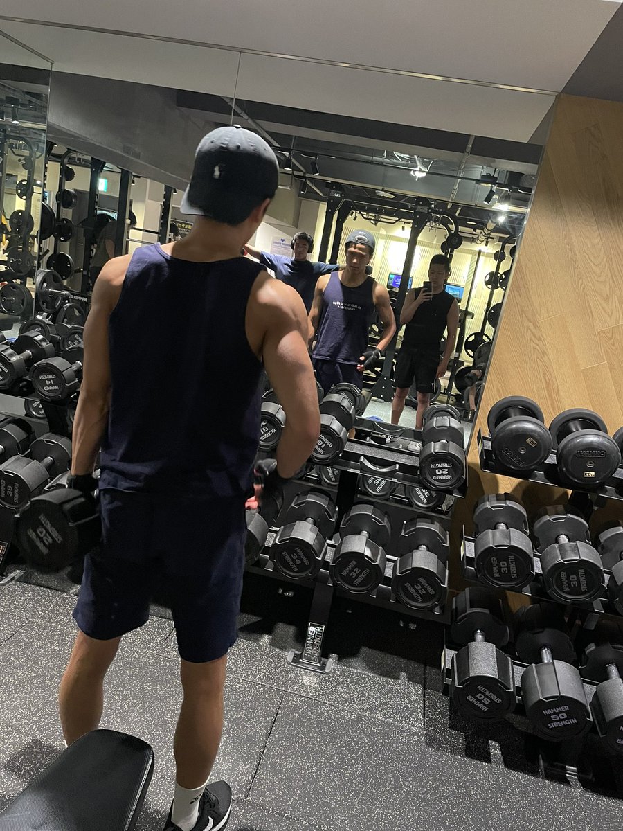 toshi45080's tweet photo. 今日は久しぶりの合トレ💪
やっぱり挑戦するって最高🔥
あと一ヶ月の減量ファイト！！ https://t.co/6kYhcqmumE