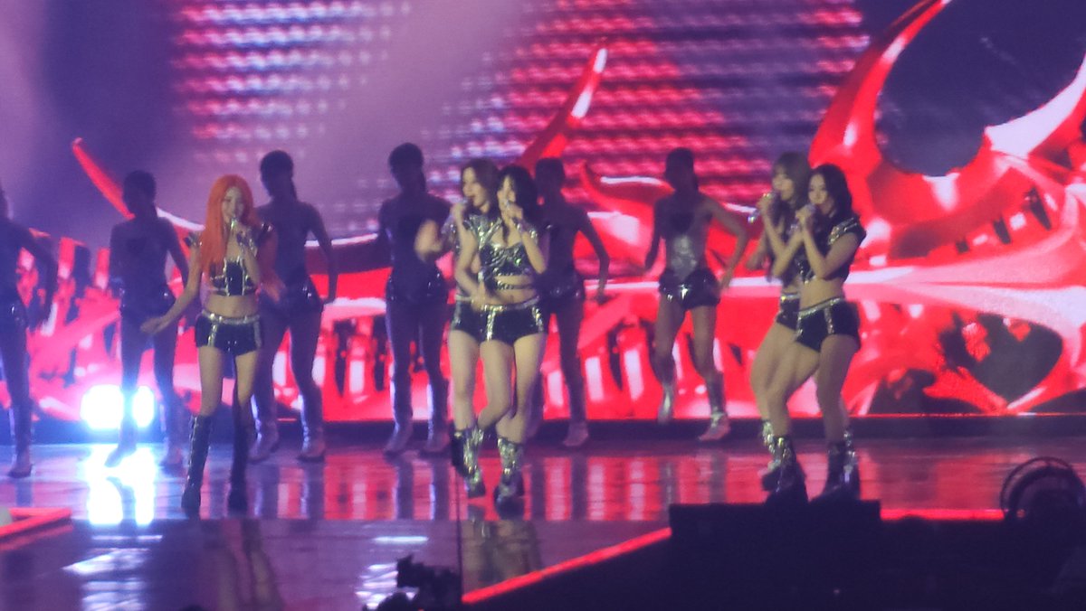rengkkyu's tweet photo. 240803 2024 (G) I- DLE WORLD TOUR [iDOL] IN SEOUL (여자)아이들 콘서트

슈퍼레이디로 ��려한 개막을 알리다

#GIDLE #IDLE
#여자아이들  #아이들
#미연 #MIYEON
#민니 #MINNIE
#소연 #SOYEON
#우기 #YUQI #宋雨琦
#슈화 #SHUHUA https://t.co/0YXolQUdKF