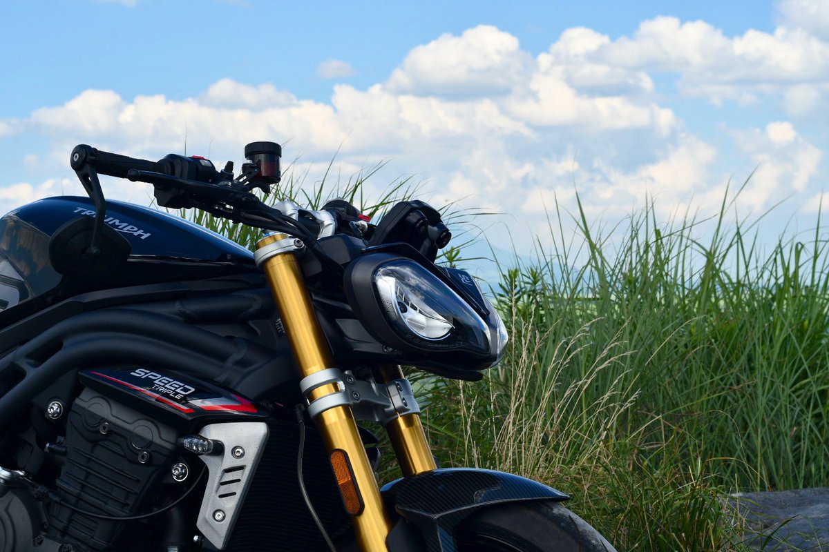 rnysptr1200's tweet photo. 今日speedtriple1200rsを納車しました！
初めての大型ネイキッドなので、新鮮で楽しいです！
ばんばん走るのでよろしくお願いします😆 https://t.co/XxX557gi0j
