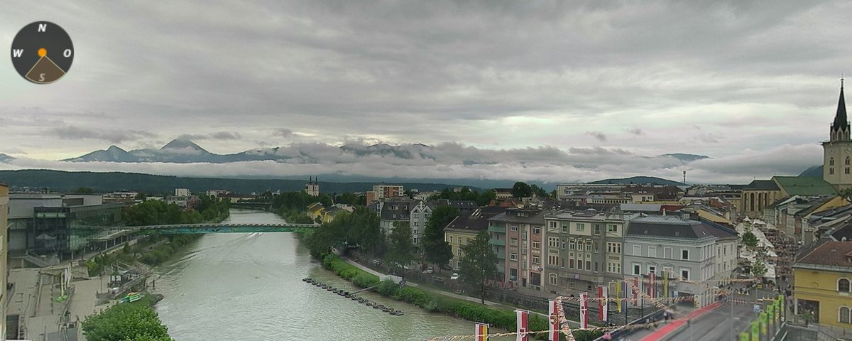 WWien10's tweet photo. Tagsüber sollte dann doch sich die #Sonne durchsetzen und es bleibt trocken. Lediglich das Modell #SuperHD sieht nachmittags #Gewitter in der Umgebung. Zum Umzug am #Kirchtag sollte es bei bis zu 26 Grad keinen #Regen geben. Aktuell messen wir in Villach Lind 18 Grad. https://t.co/cWljxAQXnT