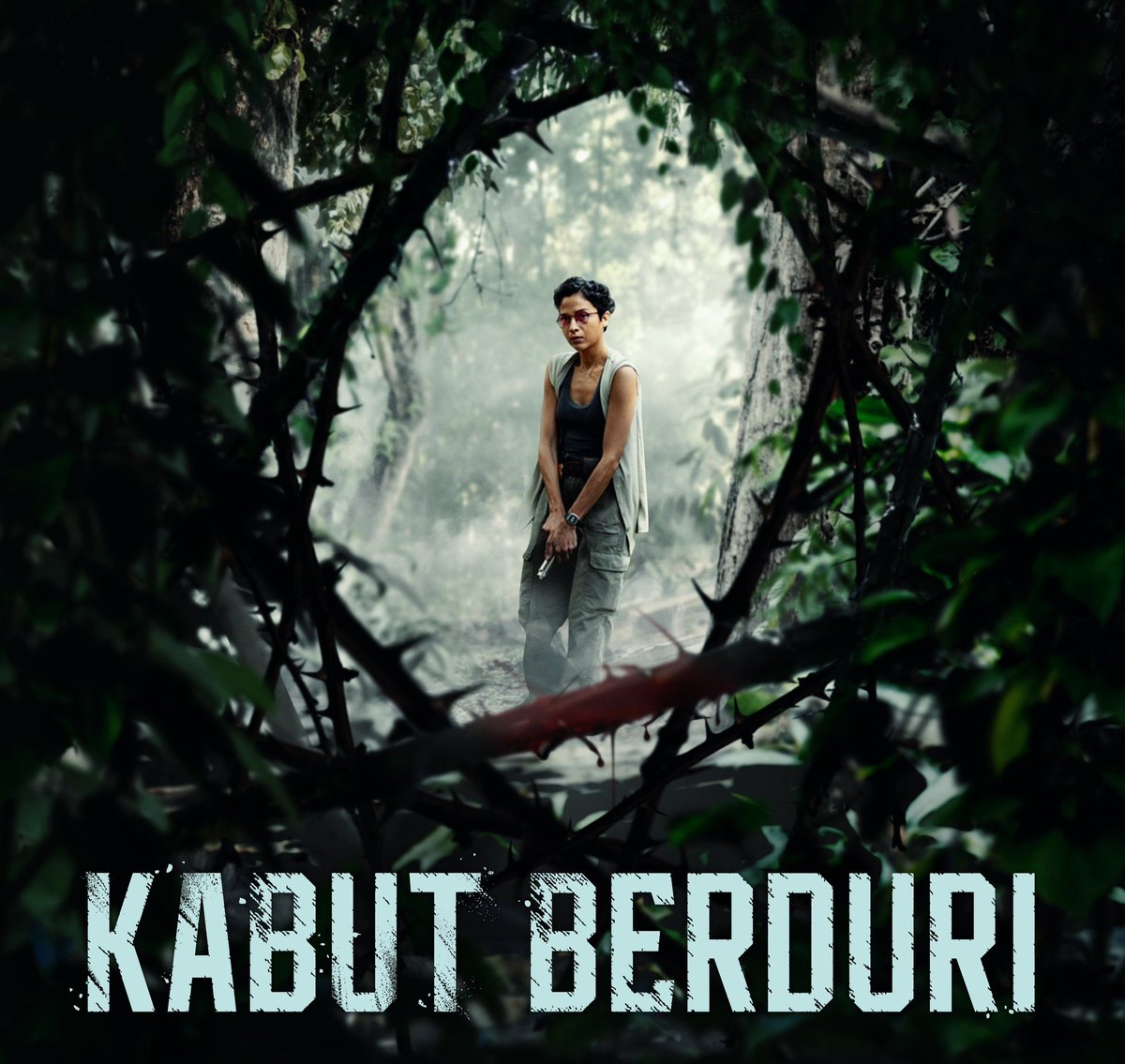 Review Kabut Berduri (2024)

Rasa kagum dimulai sejak adegan pembuka, dan ngga sedikit pun luntur hingga film berakhir. Well crafted, dengan deretan pemain yang menampilkan kualitas akting terbaik. Bilang "bagus" saja rasanya ngga cukup, Kabut Berduri adalah film yang fenomenal.