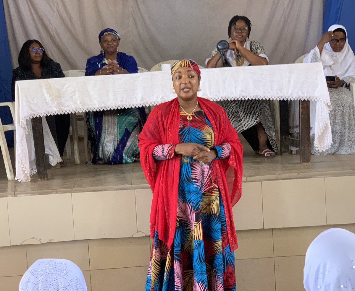 KwaraMoH's tweet photo. KWSG Charges PHC Workers on Professionalism

The Kwara State Government has emphasized the importance of professionalism among health workers in the Primary Health Care (PHC) Centres across the State. 
#phctraining #frontlinetraining #kwarahealth https://t.co/lz8oUPt7sR