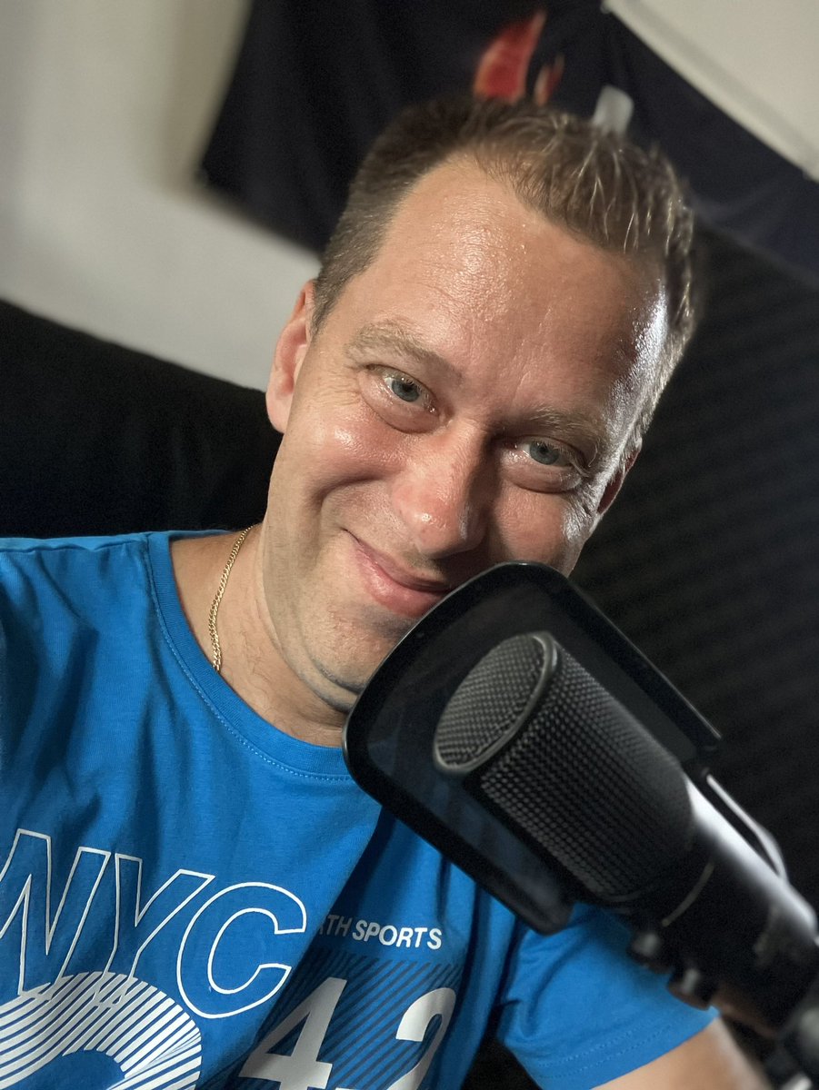 Alexander_Tomsa's tweet photo. Kezdjük a délutánt 🎙️😀🔊
#szolnok #karcag #tiszakécske #radio #onair #weekend #feelgood https://t.co/Kd1nt5nWdj