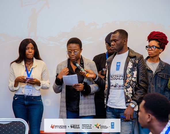 PNUDCameroun's tweet photo. The #Douala🇨🇲 #InnovationWeek organized an engaging #InnovatorsMeetup that grouped the #YoungInnovators into breakout sessions & enabled them to identify ecosystem gaps & pitch #Digital solutions to drive #EconomicGrowth🇨🇲
@mountainhubb
@UNDPAccLabs🇨🇲
#SDG17
#SDG9
#SDG8
#SDG5 https://t.co/g4t1jzeyNP
