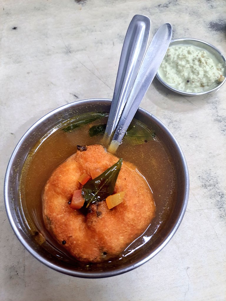 Himalaytrekker's tweet photo. Drove to Matunga, too rainy here though!
Spicy aromatic Rasam Vade, Idli, Goli bajji, Mosaranna Bisibele combo with a cup of light filter kaapi โค๏ธ
Just hope to avoid traffic on WE highway while driving back๐ค
#Matunga #MiniTN #theme_pic_India_foodies #UdupiSpecial #TeamKaapi https://t.co/ktAsZlCoXr