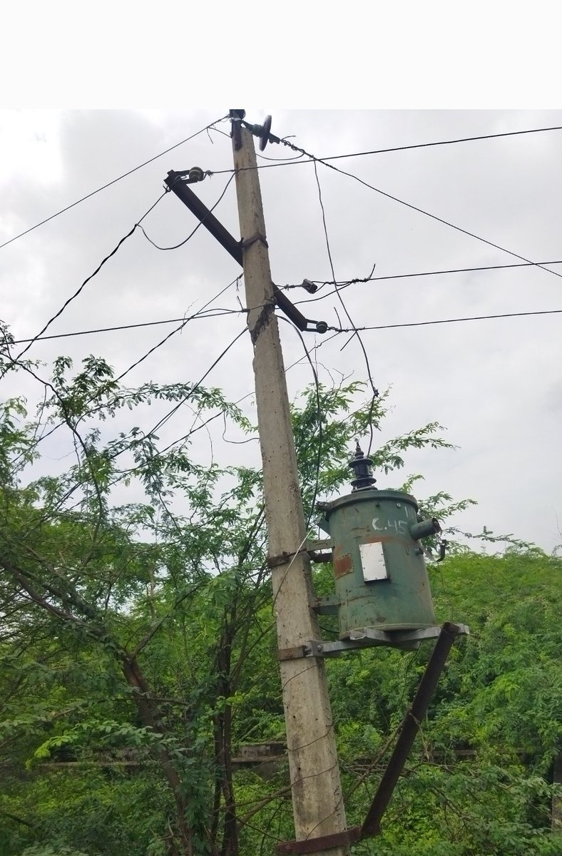 RameshwarBjp's tweet photo. पोल क्षतिग्रस्त है 11kv लाइन के पोल पर सिंगल फैज tf रखा है हादसा कभी भी हो सकता है पास ही रोड है जन हानि की प्रबल संभावना है ठीक करवाने में सहायता करे k no. 211312021147  @JVVNLCCare @CMHelpdesk https://t.co/Efqe4Exy2y