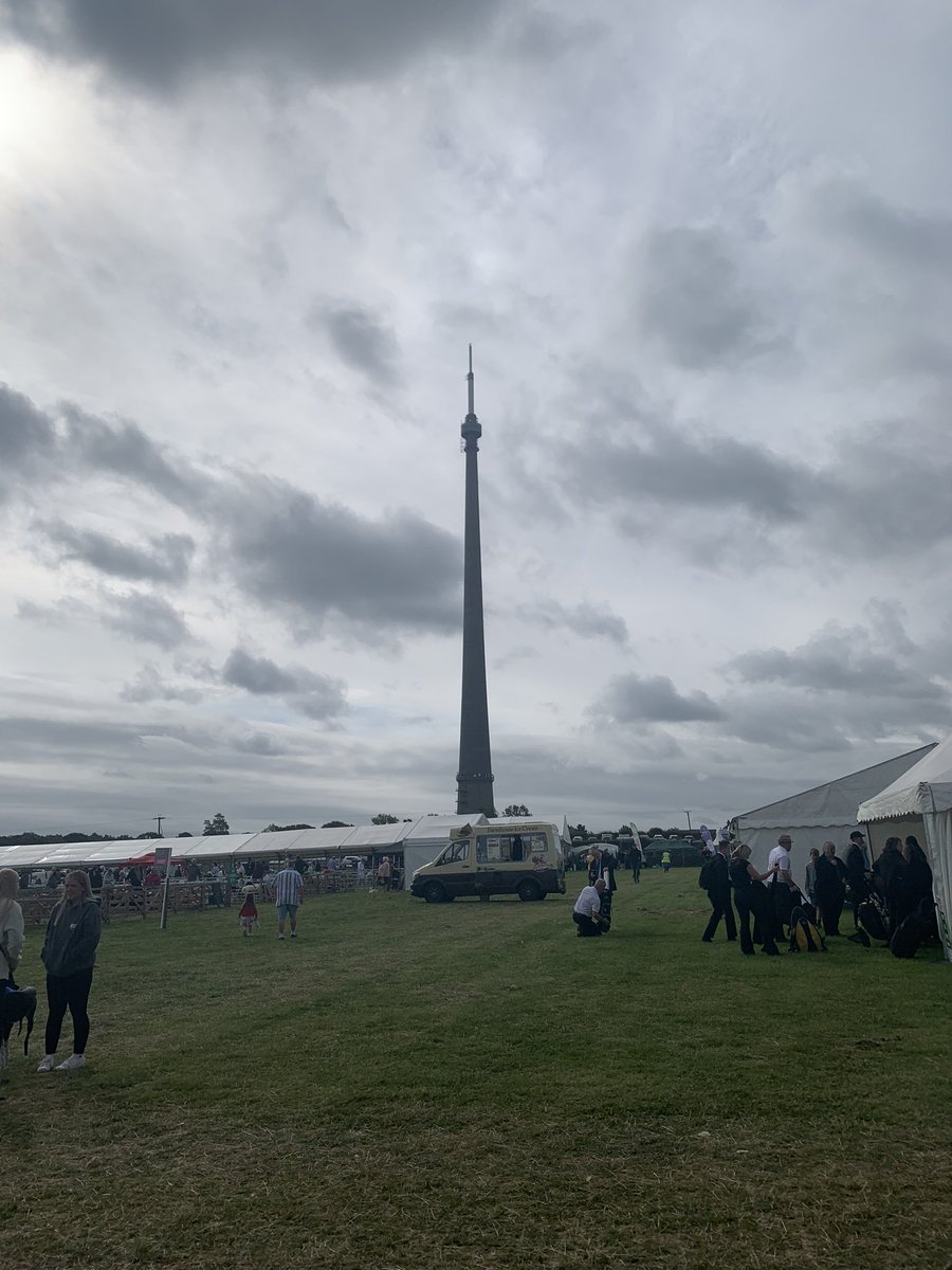 WYP_SallyB's tweet image. The sun is out at @emleyshow (Thank Goodness!). 
Come and find the Police stand, we’re right by the entrance.
The off road bike team are here, Kirklees @WYP_Cadets can dress up in our mini uniforms, print your own fingerprints and talk to the @WYP_Wildlife Team. 🦡🦉🐿️